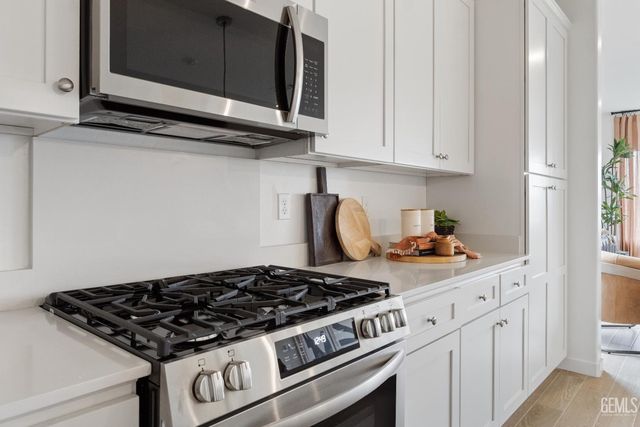 3833 Hickory Village Lane, Shafter, CA 93263