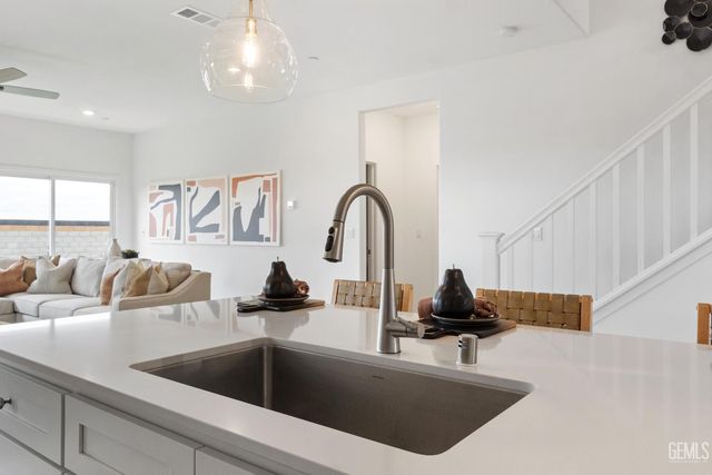 3833 Hickory Village Lane, Shafter, CA 93263