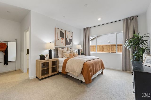 3833 Hickory Village Lane, Shafter, CA 93263