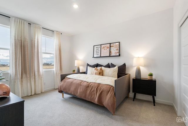 3833 Hickory Village Lane, Shafter, CA 93263