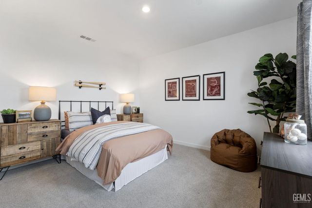 3833 Hickory Village Lane, Shafter, CA 93263