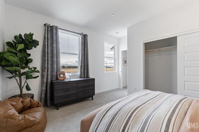 3833 Hickory Village Lane, Shafter, CA 93263