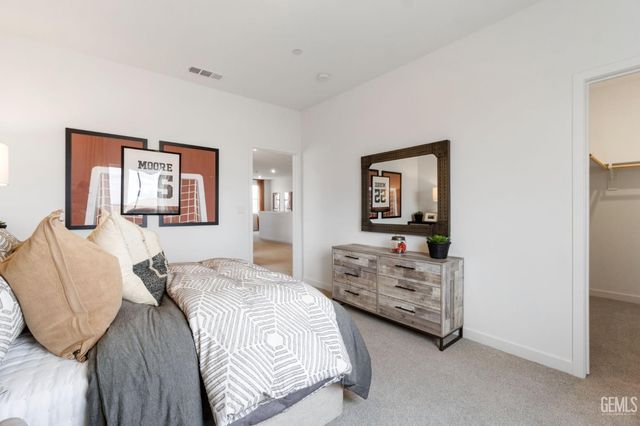 3833 Hickory Village Lane, Shafter, CA 93263