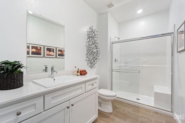 3833 Hickory Village Lane, Shafter, CA 93263