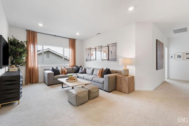 3833 Hickory Village Lane, Shafter, CA 93263