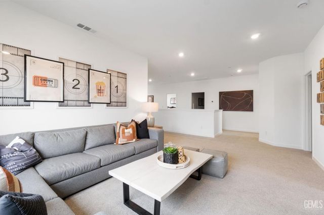 3833 Hickory Village Lane, Shafter, CA 93263