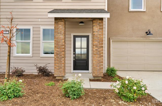 3833 Hickory Village Lane, Shafter, CA 93263