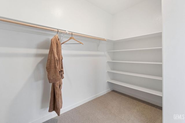 3833 Hickory Village Lane, Shafter, CA 93263