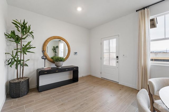 3833 Hickory Village Lane, Shafter, CA 93263