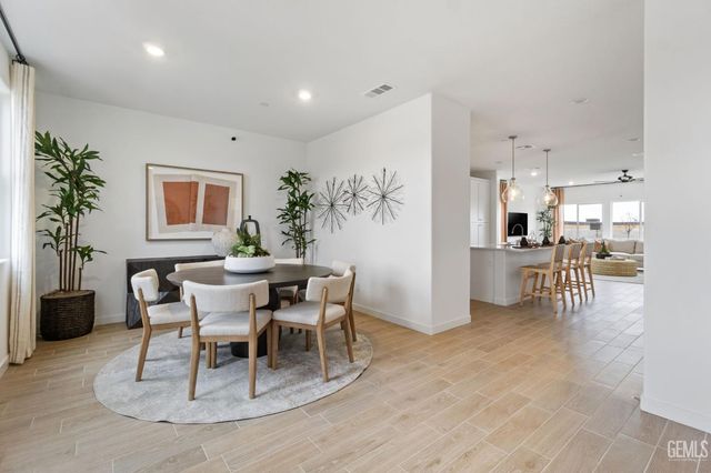 3833 Hickory Village Lane, Shafter, CA 93263