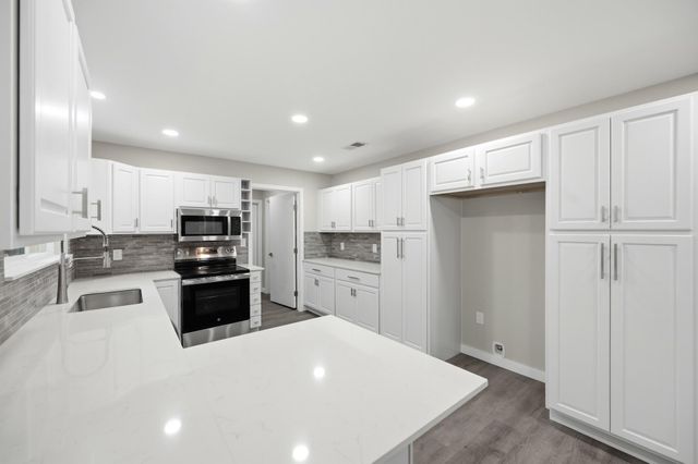 2 Timbercrest ST, San Marcos, TX 78666