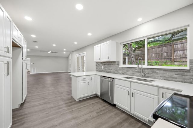 2 Timbercrest ST, San Marcos, TX 78666