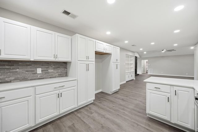 2 Timbercrest ST, San Marcos, TX 78666