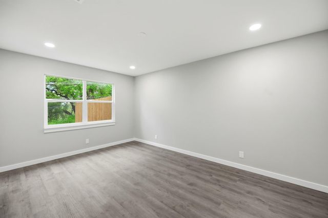 2 Timbercrest ST, San Marcos, TX 78666