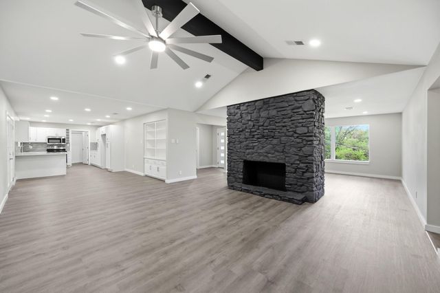 2 Timbercrest ST, San Marcos, TX 78666