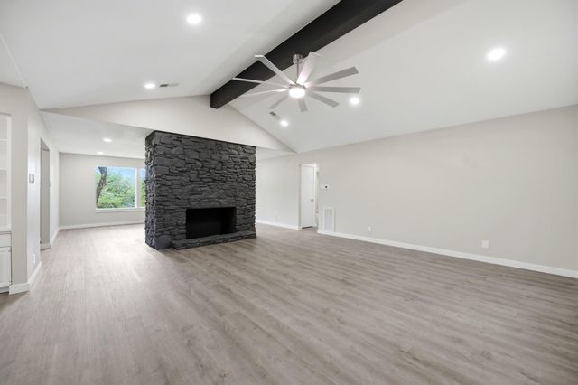 2 Timbercrest ST, San Marcos, TX 78666