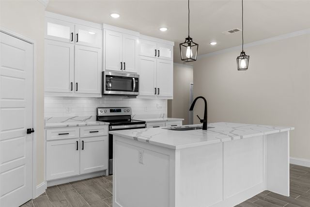 2325 Neches Street, Granbury, TX 76048