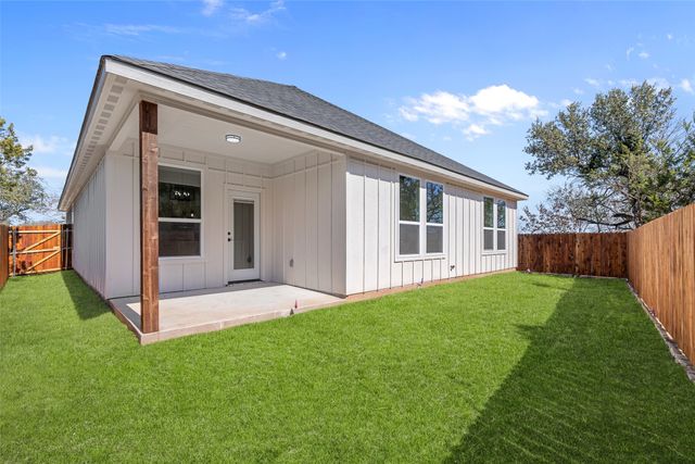 2325 Neches Street, Granbury, TX 76048