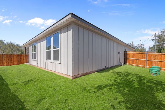 2325 Neches Street, Granbury, TX 76048
