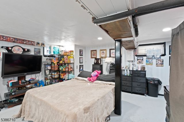 276 E 26Th St, Paterson City, NJ 07514