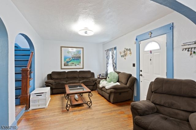 276 E 26Th St, Paterson City, NJ 07514