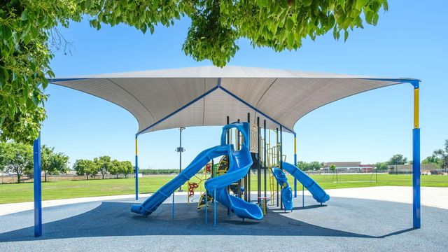 159 W Lindquist Street, Kingsburg, CA 93631