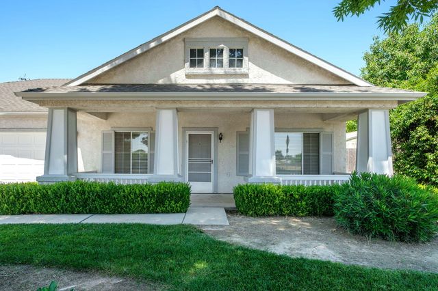 159 W Lindquist Street, Kingsburg, CA 93631