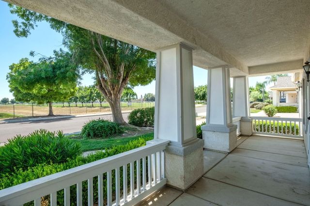 159 W Lindquist Street, Kingsburg, CA 93631
