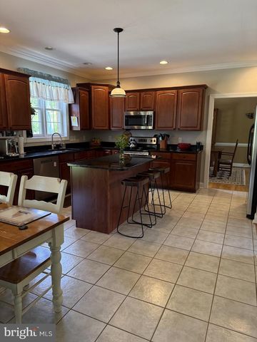 382 MOSS SPRING AVE, Greencastle, PA 17225