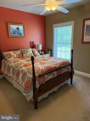 382 MOSS SPRING AVE, Greencastle, PA 17225