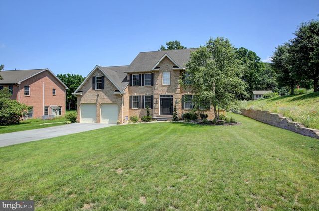 382 MOSS SPRING AVE, Greencastle, PA 17225