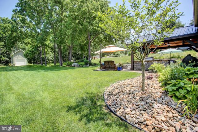 382 MOSS SPRING AVE, Greencastle, PA 17225