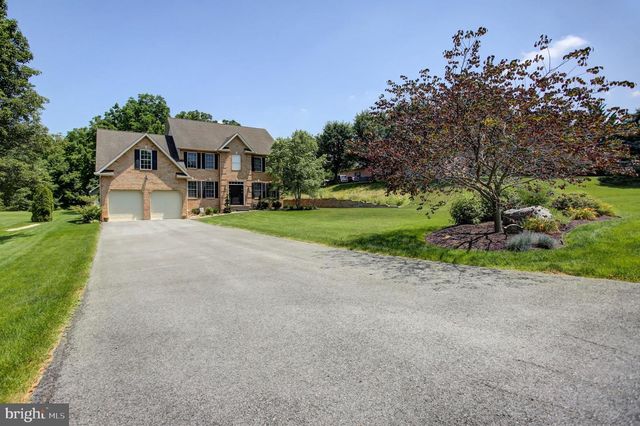 382 MOSS SPRING AVE, Greencastle, PA 17225