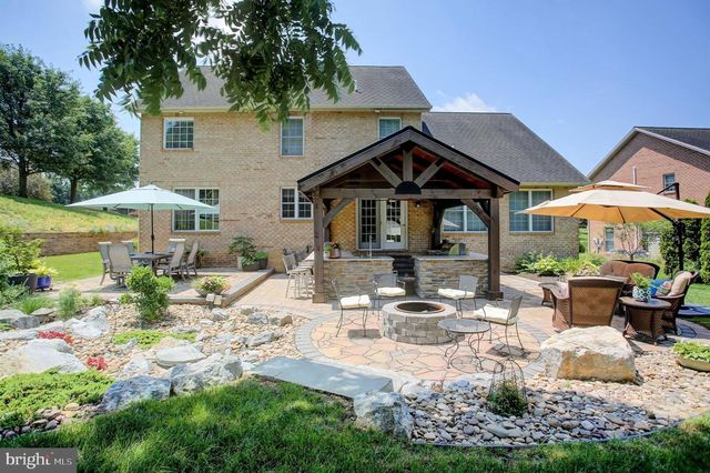 382 MOSS SPRING AVE, Greencastle, PA 17225
