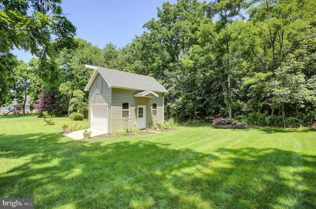 382 MOSS SPRING AVE, Greencastle, PA 17225