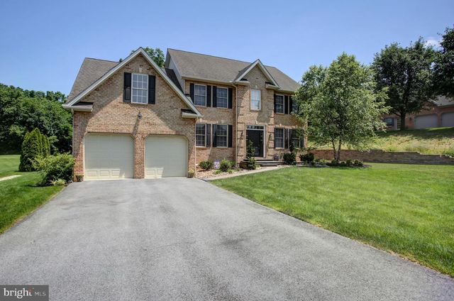 382 MOSS SPRING AVE, Greencastle, PA 17225