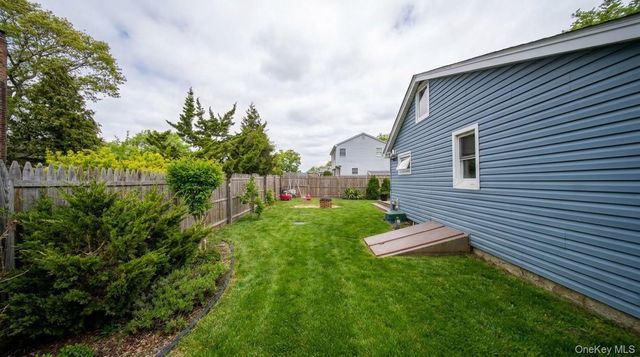 415 Locust Drive, Rocky Point, NY 11778