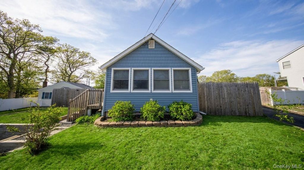 415 Locust Drive, Rocky Point, NY 11778