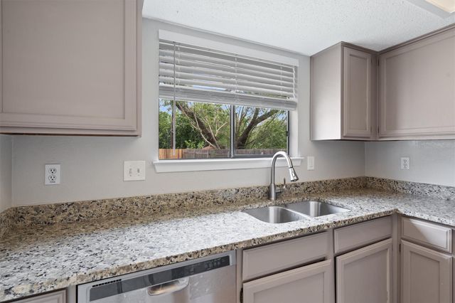 13357 Water Oak LN A, Austin, TX 78729