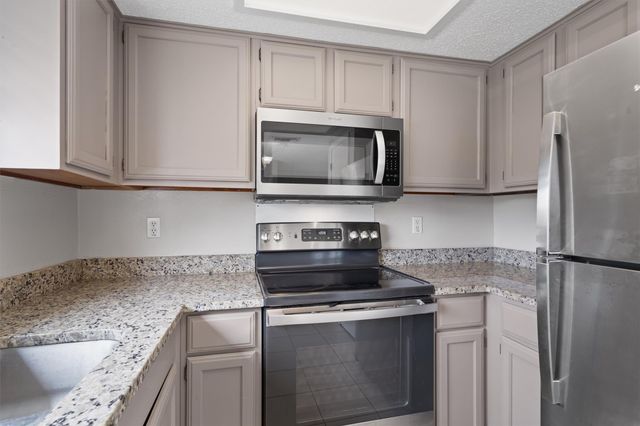 13357 Water Oak LN A, Austin, TX 78729
