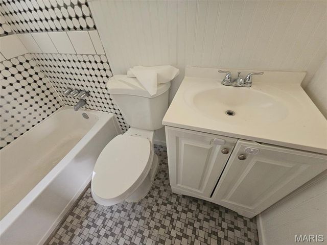 2209 Burns Avenue, St Louis, MO 63114