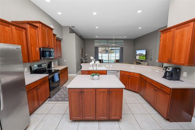 6776 HAMPSHIRE BOULEVARD, Lakeland, FL 33813