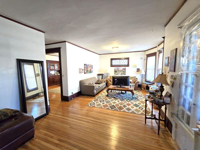 2209 Pleasant Avenue, Minneapolis, MN 55404