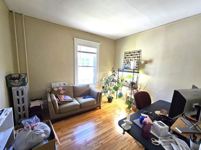 2209 Pleasant Avenue, Minneapolis, MN 55404