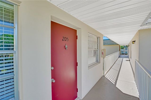 18 Vista Gardens Trail 205, Vero Beach, FL 32962