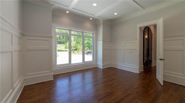 10745 Shallowford Road, Roswell, GA 30075