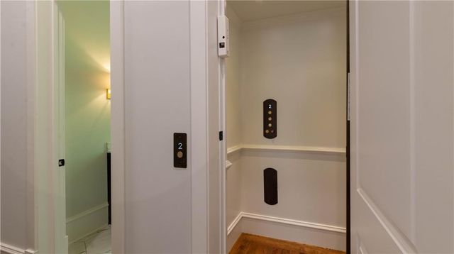 10745 Shallowford Road, Roswell, GA 30075