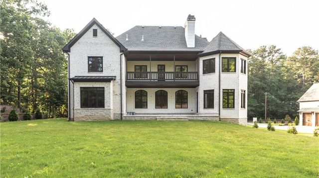 10745 Shallowford Road, Roswell, GA 30075