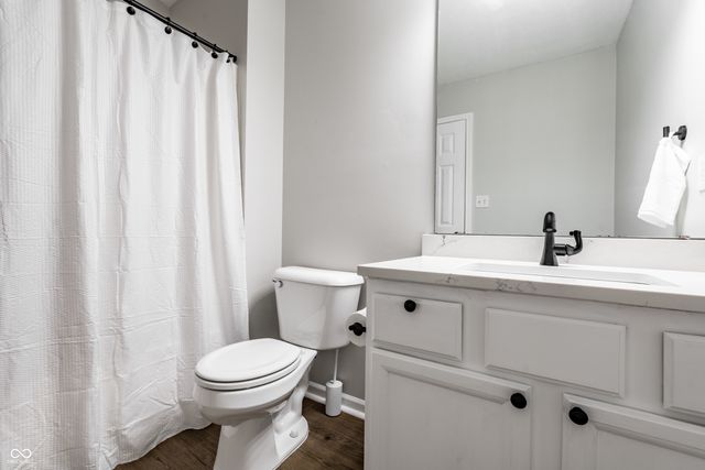 10828 Washington Bay Drive, Fishers, IN 46037