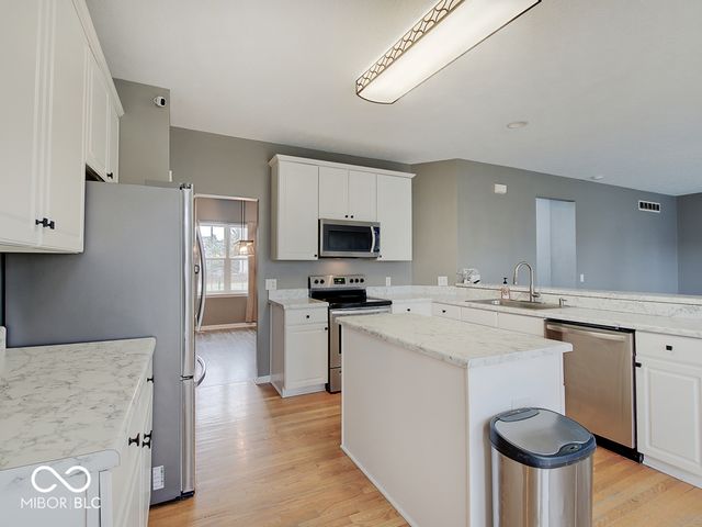 11757 Ledgestone Circle, Fishers, IN 46037